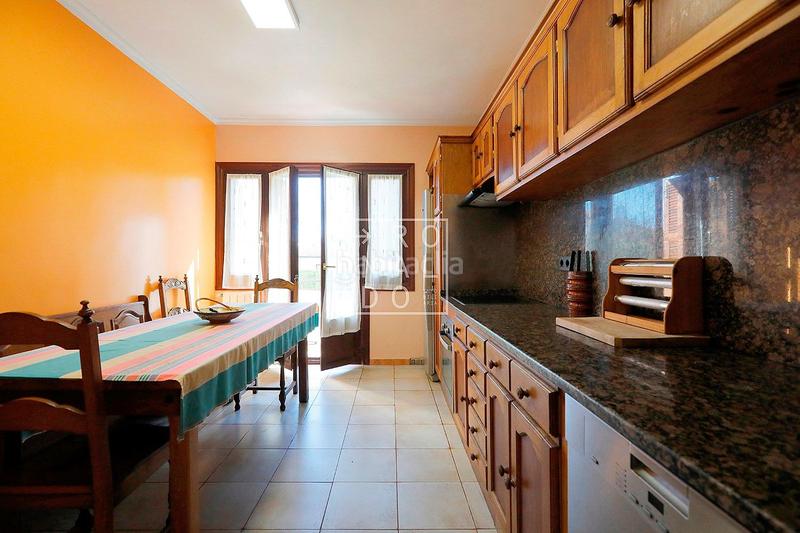 Foto 8becf1b6-27a2-41e6-a21a-d761a32f4725. Chalet con riscaldamento parcheggio in Centro - Mendibil - Santiago Irun Foto 8becf1b6-27a2-41e6-a21a-d761a32f4725. Chalet con riscaldamento parcheggio in Centro - Mendibil - Santiago Irun