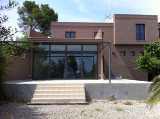 Chalet Centro pueblo. Casa unifamiliar con gran jardín Chalet Centro pueblo. Casa unifamiliar con gran jardín