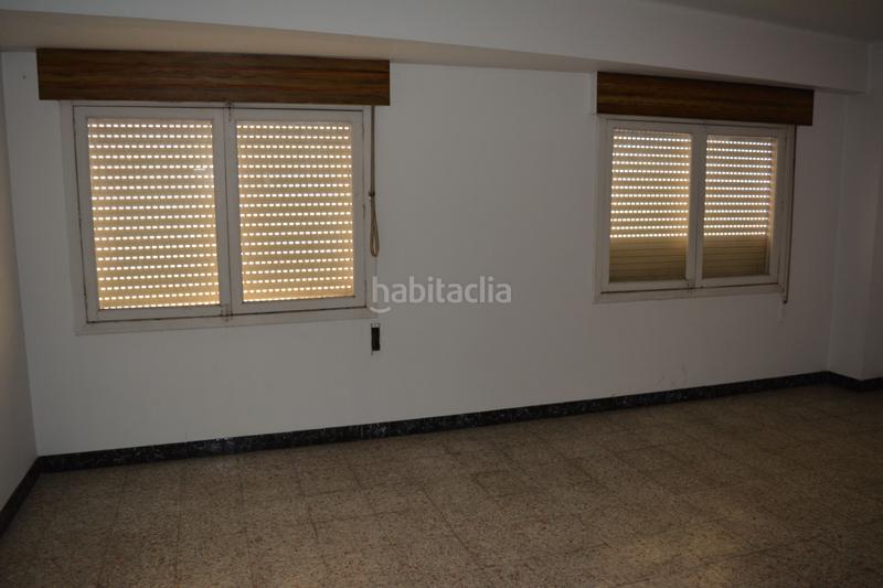 Foto 8c3fcbf6-ee73-4b20-9b4d-6a23361d3623. Edifici a Redondela Foto 8c3fcbf6-ee73-4b20-9b4d-6a23361d3623. Edifici a Redondela