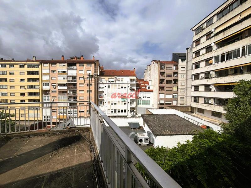 Foto 1d8a6487-20ae-4093-8d69-9aa28ee064e2. Chalet mit heizung in Centro Ourense Foto 1d8a6487-20ae-4093-8d69-9aa28ee064e2. Chalet mit heizung in Centro Ourense