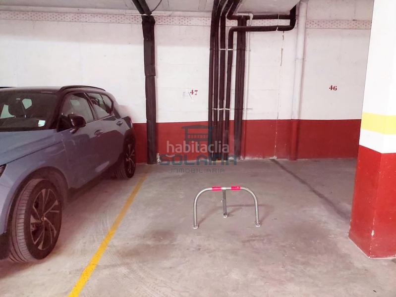 Foto d44f5197-ad0d-4315-bc0f-3e1accebacfe. Parking coche en San Cibrao das Viñas Foto d44f5197-ad0d-4315-bc0f-3e1accebacfe. Parking coche en San Cibrao das Viñas