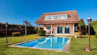 Chalet en Rúa do arquitecto antonio cominges 108. Venta de casa con jardín y piscina en cabo estai, una de las zon Chalet en Rúa do arquitecto antonio cominges 108. Venta de casa con jardín y piscina en cabo estai, una de las zon