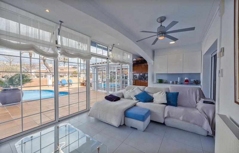 Foto 42fe1bf5-3bfb-4cdf-8aed-eec1b50c378e. Maison avec chauffage parking piscine dans Requesens Empuriabrava Foto 42fe1bf5-3bfb-4cdf-8aed-eec1b50c378e. Maison avec chauffage parking piscine dans Requesens Empuriabrava