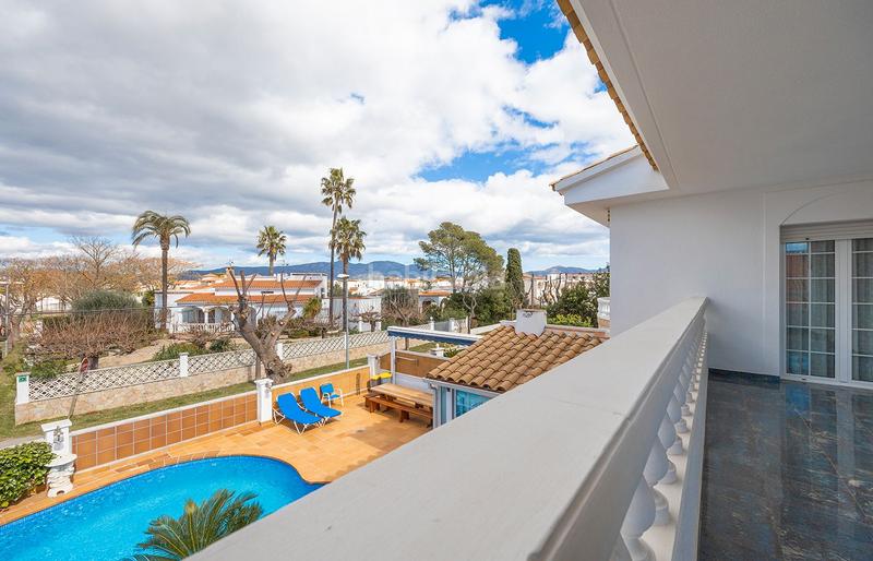 Foto af367494-a66b-4bfc-979e-319e5d7a29dc. Maison avec chauffage parking piscine dans Requesens Empuriabrava Foto af367494-a66b-4bfc-979e-319e5d7a29dc. Maison avec chauffage parking piscine dans Requesens Empuriabrava