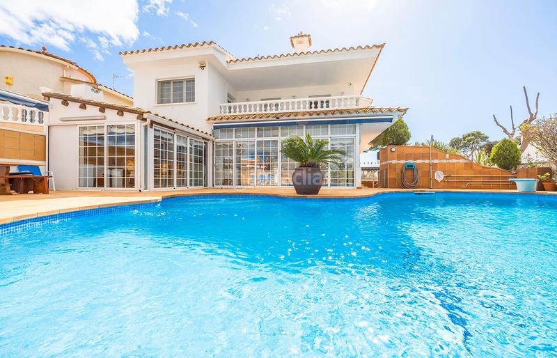 Foto d762d155-96db-43dc-b972-ec3e0de9561d. Maison avec chauffage parking piscine dans Requesens Empuriabrava Foto d762d155-96db-43dc-b972-ec3e0de9561d. Maison avec chauffage parking piscine dans Requesens Empuriabrava
