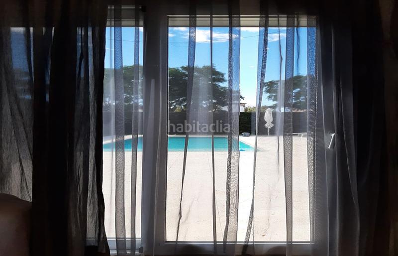 Foto d059aca6-4331-4004-80fb-236374826f25. Casa amb xemeneia calefacció aparcament piscina a Empuriabrava Foto d059aca6-4331-4004-80fb-236374826f25. Casa amb xemeneia calefacció aparcament piscina a Empuriabrava