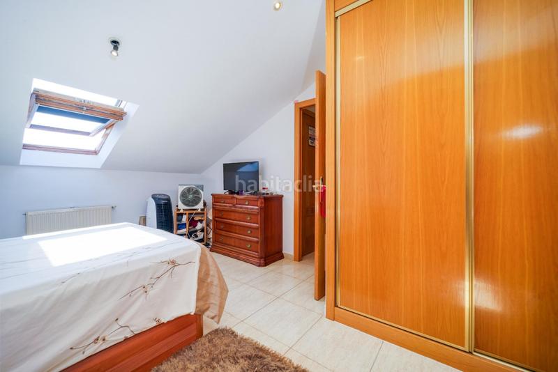 Foto 968f914a-6067-40d2-90fb-515651864b3f. Zweistöckige wohnung mit heizung in Casa Amarilla Galapagar Foto 968f914a-6067-40d2-90fb-515651864b3f. Zweistöckige wohnung mit heizung in Casa Amarilla Galapagar