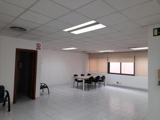Oficina Carrer de balmes. Buena imagen, lista para entrar Oficina Carrer de balmes. Buena imagen, lista para entrar