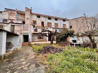 Maison à Alloza. Casa grande en alloza.ideal varias familias. con jardin de 220 m Maison à Alloza. Casa grande en alloza.ideal varias familias. con jardin de 220 m