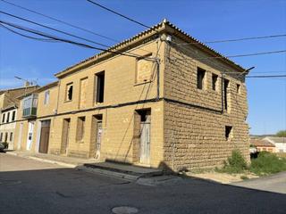Casa a Erla. A la venta edificio con fachada de piedra.dispone de zona exteri Casa a Erla. A la venta edificio con fachada de piedra.dispone de zona exteri