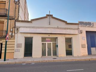 Location Local commercial à Joaquin costa 6. Alquiler de local de 417 metros, con acceso peatonal por la c jo Location Local commercial à Joaquin costa 6. Alquiler de local de 417 metros, con acceso peatonal por la c jo