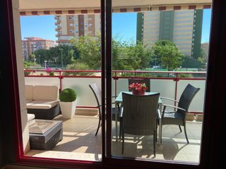 Etagenwohnung in Avenida de la constitución. Estupendo piso de 150 m2 con garaje en la playa de farnals. Etagenwohnung in Avenida de la constitución. Estupendo piso de 150 m2 con garaje en la playa de farnals.