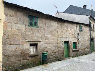 Maison à Maior 13. Casa con terreno de 1200m2 para reformar a 1km de la estación de Maison à Maior 13. Casa con terreno de 1200m2 para reformar a 1km de la estación de