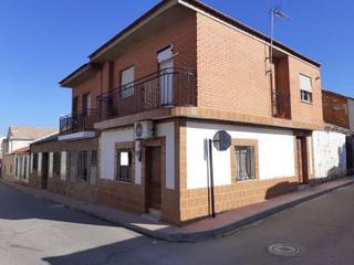 Xalet Calle la cruz. Casa en esquina a dos calles. Xalet Calle la cruz. Casa en esquina a dos calles.