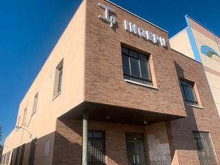 Rent Industrial building in Calle cuatro 103. Alquiler edificio destinado a oficinas Rent Industrial building in Calle cuatro 103. Alquiler edificio destinado a oficinas
