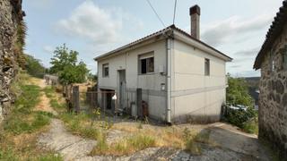 Casa Oroso. Casa para entrar a vivir con calefacción y garaje amplio Casa Oroso. Casa para entrar a vivir con calefacción y garaje amplio