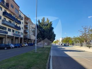 Aparcament cotxe a Valdepasillas - La Paz - Huerta Rosales. Plaza de garaje en venta y alquiler en zona huerta rosales Aparcament cotxe a Valdepasillas - La Paz - Huerta Rosales. Plaza de garaje en venta y alquiler en zona huerta rosales