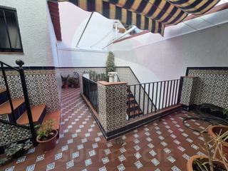 Maison  Calle granada. Amplia casa de dos plantas, reformada con una superficie de 175 Maison  Calle granada. Amplia casa de dos plantas, reformada con una superficie de 175