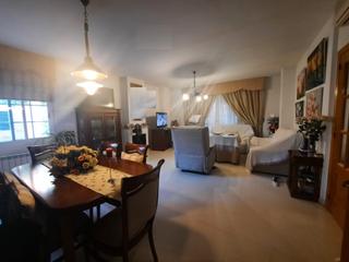 Xalet a Las Vaguadas. Chalet en ventas en urbanización las vaguadas con piscina Xalet a Las Vaguadas. Chalet en ventas en urbanización las vaguadas con piscina