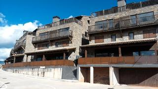 Gebäude  Carrer de la teulera. Obra parada vilamitjana. Gebäude  Carrer de la teulera. Obra parada vilamitjana.
