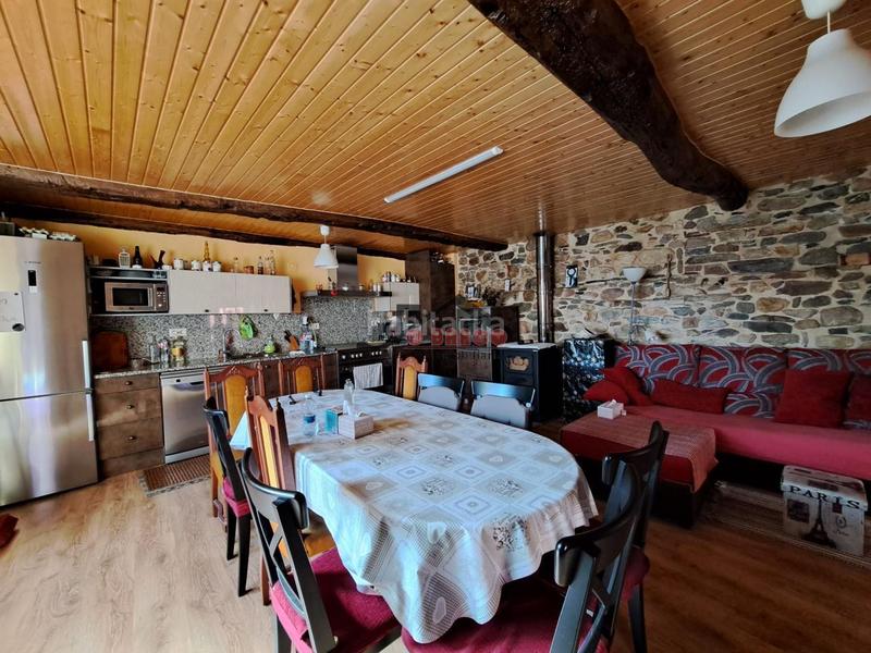 Foto 62192f4a-0e24-4331-8b8c-bc5594731a07. Casa amb calefacció aparcament a Rubiá Foto 62192f4a-0e24-4331-8b8c-bc5594731a07. Casa amb calefacció aparcament a Rubiá