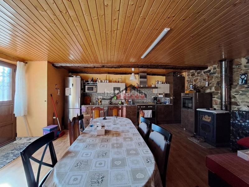 Foto c1210259-75a6-4e70-a46b-64aafb6adf22. Casa amb calefacció aparcament a Rubiá Foto c1210259-75a6-4e70-a46b-64aafb6adf22. Casa amb calefacció aparcament a Rubiá