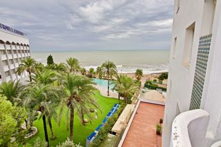 Apartament en Alcossebre. Apartamento en primera linea de playa Apartament en Alcossebre. Apartamento en primera linea de playa
