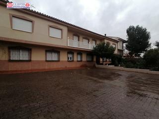 Mas à Puerto Lápice. Casa rural, 7 dormitorios dobles, bodega, con parcela de 38.000 Mas à Puerto Lápice. Casa rural, 7 dormitorios dobles, bodega, con parcela de 38.000