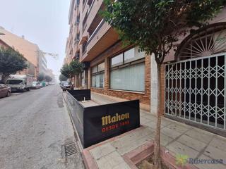 Local Comercial a Calle maestro falla 2. Bar muy bien situado en calahorra. para empezar a trabajar. Local Comercial a Calle maestro falla 2. Bar muy bien situado en calahorra. para empezar a trabajar.