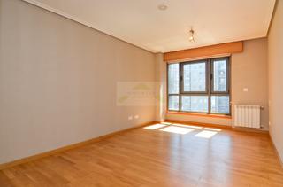 Lloguer Pis a Vioño. Piso de 75m2, zona parque de vioño (incluye garaje y trastero).- Lloguer Pis a Vioño. Piso de 75m2, zona parque de vioño (incluye garaje y trastero).-