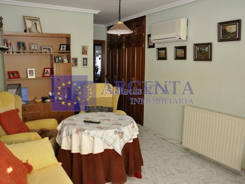 Foto 05507ddf-e36e-4f56-a08c-3a2550d58452. Duplex with heating parking in Montesol - Mejostilla Cáceres Foto 05507ddf-e36e-4f56-a08c-3a2550d58452. Duplex with heating parking in Montesol - Mejostilla Cáceres