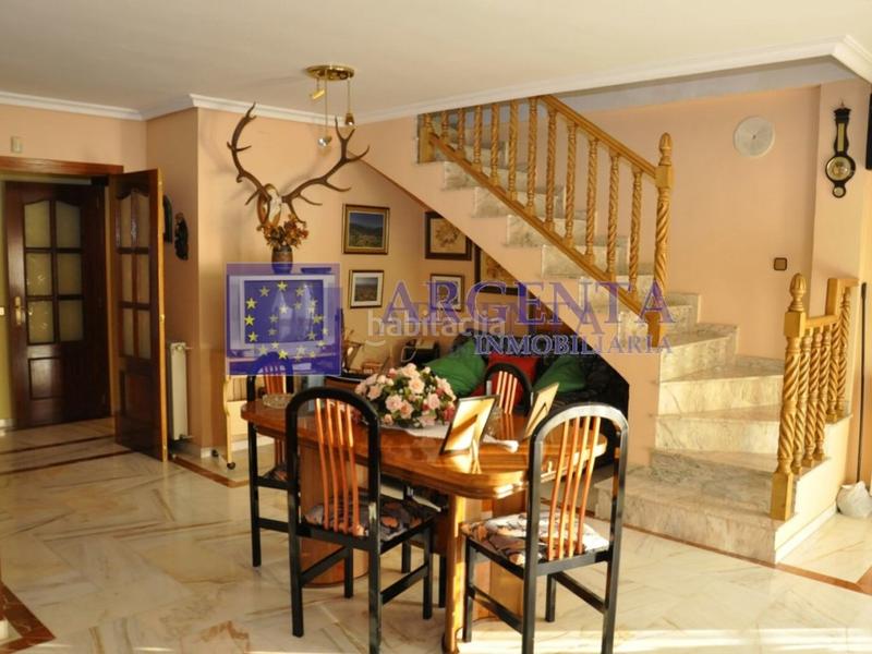 Foto 2ebd29d8-5457-48bf-a4f3-2e3e65d338e9. Duplex with heating parking in Montesol - Mejostilla Cáceres Foto 2ebd29d8-5457-48bf-a4f3-2e3e65d338e9. Duplex with heating parking in Montesol - Mejostilla Cáceres