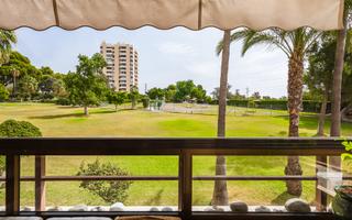 Apartament a Aloha. Apartamento orientado al sureste cerca de servicios Apartament a Aloha. Apartamento orientado al sureste cerca de servicios