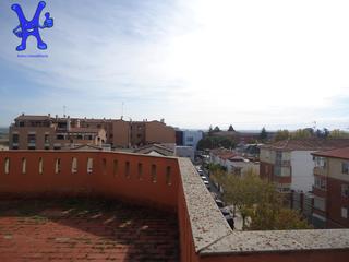 Dúplex  Colón. Ático dúplex con terraza en los bloques, junto a las universidad Dúplex  Colón. Ático dúplex con terraza en los bloques, junto a las universidad