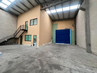 Lloguer Nau industrial a Castro de Rei. Nave de 484 metros, 412 diáfanos, con oficinas y baños. bien co Lloguer Nau industrial a Castro de Rei. Nave de 484 metros, 412 diáfanos, con oficinas y baños. bien co