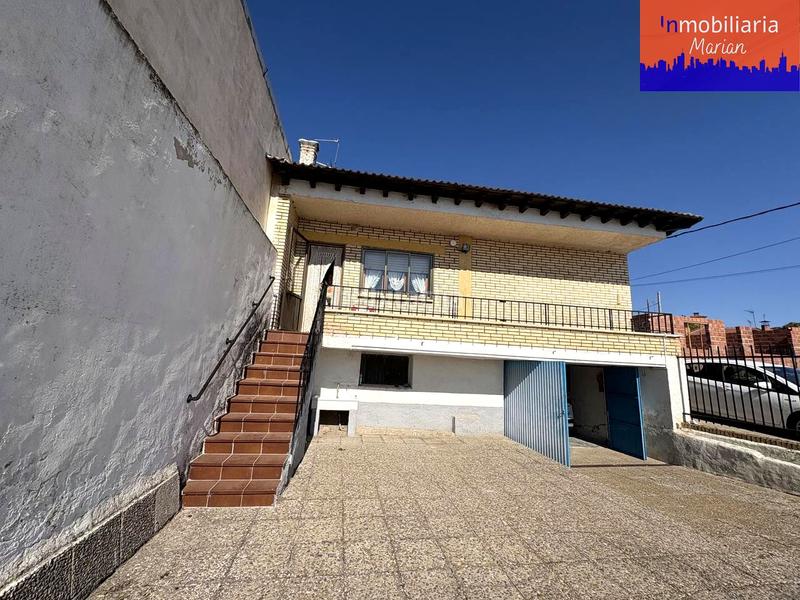 Foto cfefcad8-b229-4e73-89ea-e24644af9183. House with heating parking in Zona Rural Aranda de Duero Foto cfefcad8-b229-4e73-89ea-e24644af9183. House with heating parking in Zona Rural Aranda de Duero