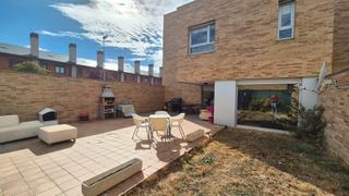 Xalet  Calle 3 de abril. Chalet en venta en paseo la julia, palencia Xalet  Calle 3 de abril. Chalet en venta en paseo la julia, palencia