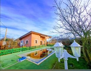 Xalet a Villalaco. Chalet independiente 200m2 de vivienda en planta, con piscina e Xalet a Villalaco. Chalet independiente 200m2 de vivienda en planta, con piscina e