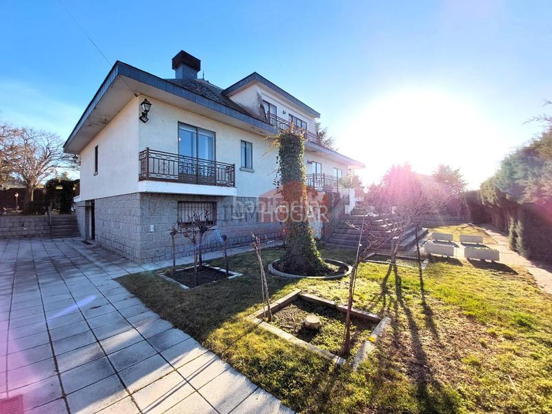 Foto e5252e9b-7e85-4903-820a-ebbea02d1b0c. Xalet amb calefacció aparcament piscina a Hervencias Ávila Foto e5252e9b-7e85-4903-820a-ebbea02d1b0c. Xalet amb calefacció aparcament piscina a Hervencias Ávila