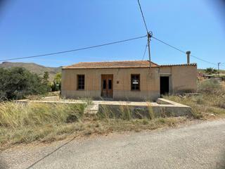 Bauernhof in Perín. Casa rústica con terreno en plena naturaleza Bauernhof in Perín. Casa rústica con terreno en plena naturaleza