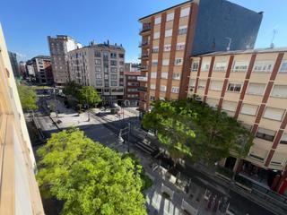 Appartement à Avenida perez colino 12. Venta amplio piso en el centro de ponferrada. Appartement à Avenida perez colino 12. Venta amplio piso en el centro de ponferrada.