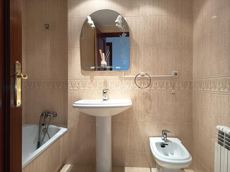 Foto dc4f60e5-1a02-41e8-b9e2-2d5235a89d53. Rent flat with heating parking in Parquesol Valladolid Foto dc4f60e5-1a02-41e8-b9e2-2d5235a89d53. Rent flat with heating parking in Parquesol Valladolid