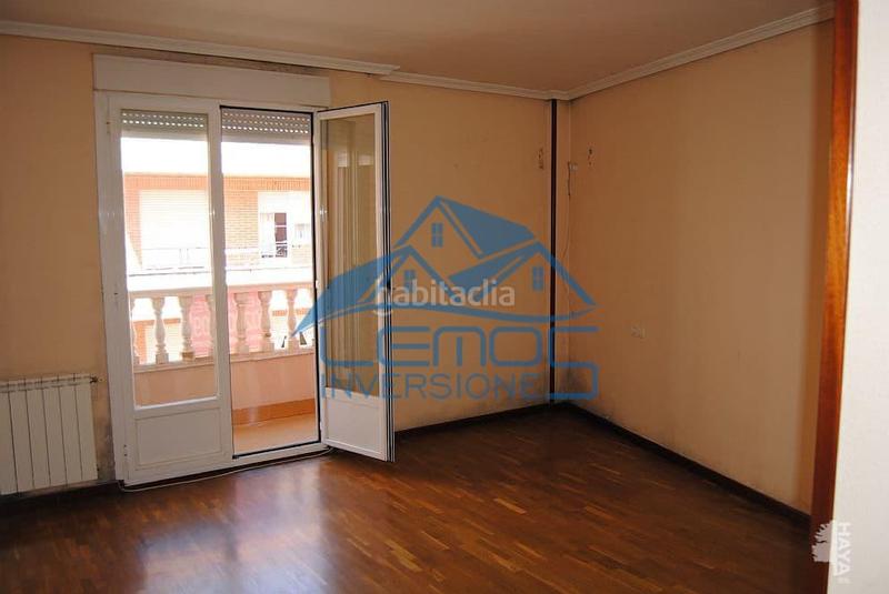Foto b90dd3a5-d6ed-42a1-bfd3-107875dbe39a. Piso se vende piso con garaje y trastero en la bañeza calle constitución, 5 en Bañeza (La) Foto b90dd3a5-d6ed-42a1-bfd3-107875dbe39a. Piso se vende piso con garaje y trastero en la bañeza calle constitución, 5 en Bañeza (La)