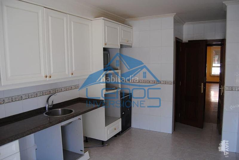 Foto e0abde5b-de9a-40a6-8d9a-25246481b8d6. Piso se vende piso con garaje y trastero en la bañeza calle constitución, 5 en Bañeza (La) Foto e0abde5b-de9a-40a6-8d9a-25246481b8d6. Piso se vende piso con garaje y trastero en la bañeza calle constitución, 5 en Bañeza (La)