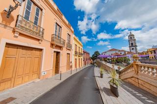Xalet Calle o. guillermo camacho y perez galdos. Se vende una joya arquitectónica en el corazón de realejo bajo Xalet Calle o. guillermo camacho y perez galdos. Se vende una joya arquitectónica en el corazón de realejo bajo