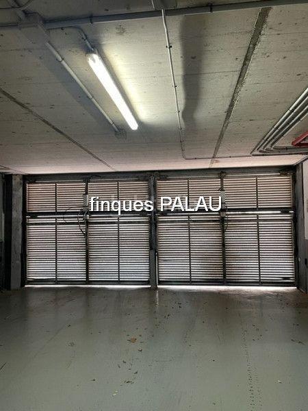 Foto cb726502-23d2-4dfd-b5f5-2f9bdc996963. Autoparkplatz in Centre Sant Just Desvern Foto cb726502-23d2-4dfd-b5f5-2f9bdc996963. Autoparkplatz in Centre Sant Just Desvern