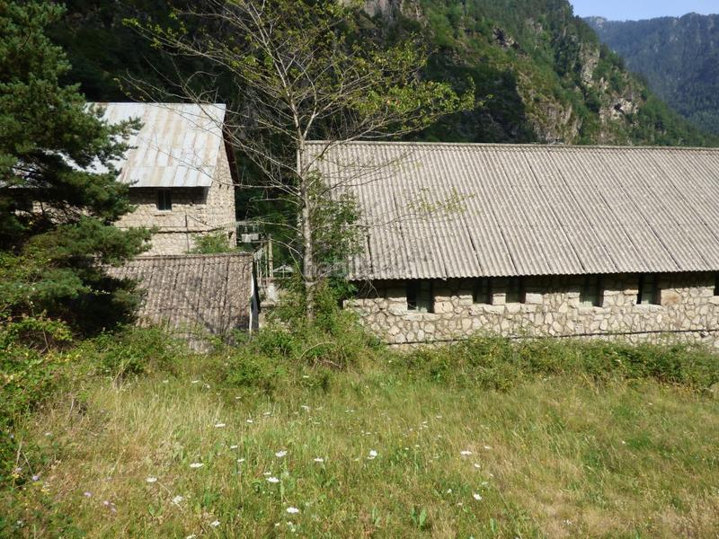 Foto 53181456-c523-43e0-b785-276d84011756. Edificio en carretera aragonesa 57 edificio de aptos para rehabilitar zona . en Bielsa Foto 53181456-c523-43e0-b785-276d84011756. Edificio en carretera aragonesa 57 edificio de aptos para rehabilitar zona . en Bielsa