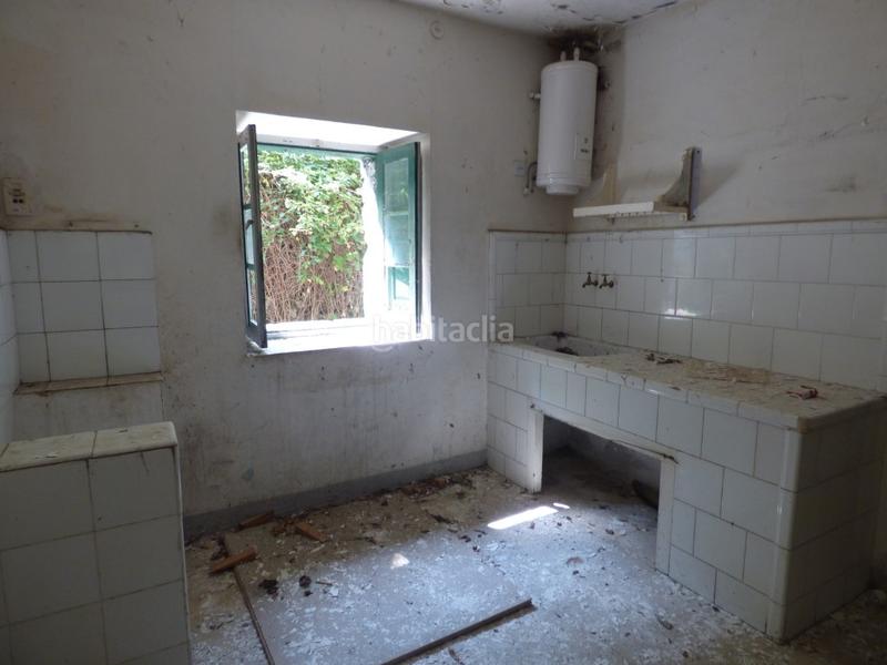 Foto e2318aee-f5bd-4727-b4b5-1d2e91cb907a. Edificio en carretera aragonesa 57 edificio de aptos para rehabilitar zona . en Bielsa Foto e2318aee-f5bd-4727-b4b5-1d2e91cb907a. Edificio en carretera aragonesa 57 edificio de aptos para rehabilitar zona . en Bielsa