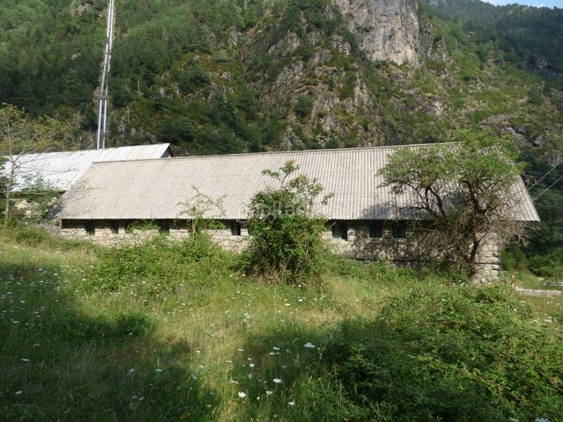 Foto f029eb18-0d71-412c-828a-95f5a9e3b957. Edificio en carretera aragonesa 57 edificio de aptos para rehabilitar zona . en Bielsa Foto f029eb18-0d71-412c-828a-95f5a9e3b957. Edificio en carretera aragonesa 57 edificio de aptos para rehabilitar zona . en Bielsa