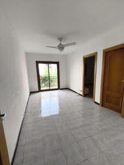 Pis  Carrer de la constitució. Piso de 4 habitaciones en la zona de la salut Pis  Carrer de la constitució. Piso de 4 habitaciones en la zona de la salut